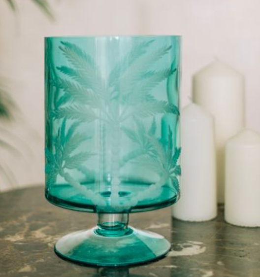 vase in green